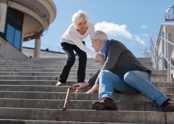 caderile si riscul de dementa caderile si riscul de dementa