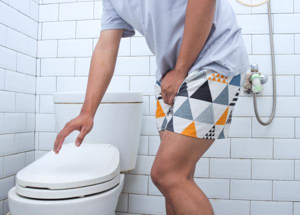 un oncolog avertizeaza ca drumurile nocturne la toaleta sunt un simptom al cancerului se fac cunoscute doua boli periculoase