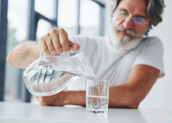 ce se intampla daca bei prea multa apa pericolele reale ale suprahidratarii