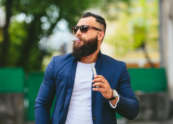 ue cere restrictionarea fumatului si in aer liber pe terase si plaje e valabil pentru toate tipurile de tigari