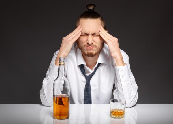 de ce cauzeaza alcoolul dureri de cap dr cristian pandrea exista compresii pe nervi