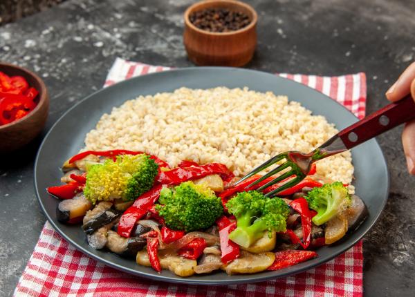 vegan vegetarian sau omnivor care dieta iti protejeaza microbiomul o alegere care iti poate schimba sanatatea vegan vegetarian sau omnivor care dieta iti protejeaza microbiomul o alegere care iti poate schimba sanatatea