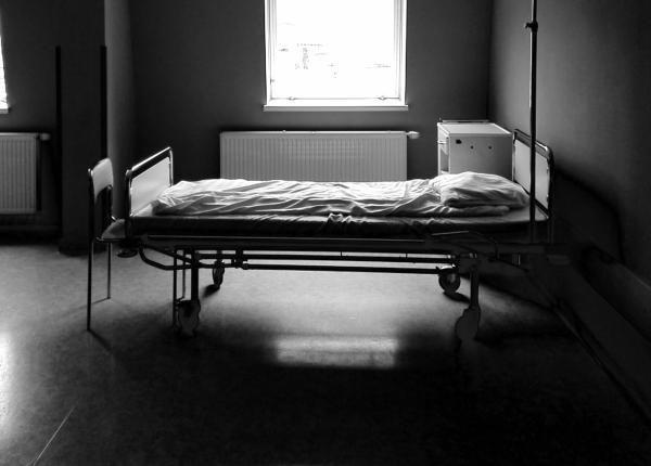 trei picioare amputate furate de la spitalul cantacuzino incidentul a fost surprins de camerele de supraveghere