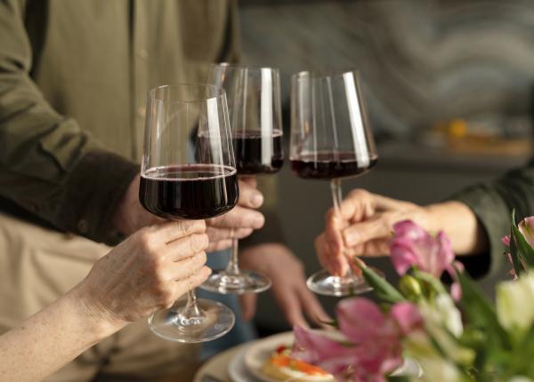 ce se intampla cand bei vin rosu