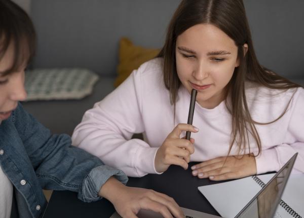am introdus educatia preconceptionala valeria herdea incepe de la varsta de 10 ani este un mare castig pentru ca in romania e rusine sa vorbesti cu un adolescent am introdus educatia preconceptionala valeria herdea incepe de la varsta de 10 ani este un mare castig pentru ca in romania e rusine sa vorbesti cu un adolescent