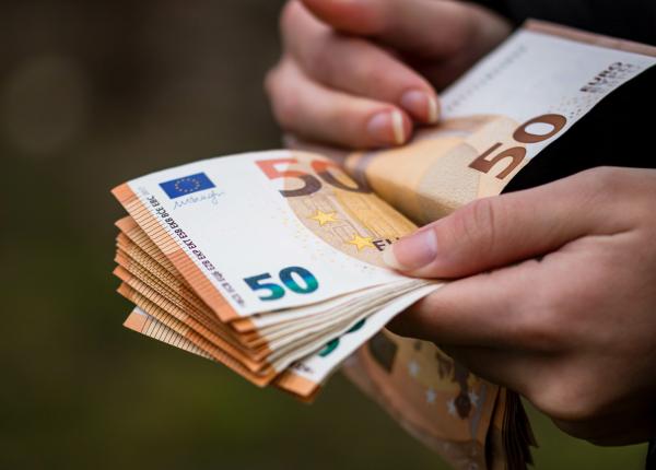 400 euro an pentru fiecare angajat de ce angajatorii ar trebui sa includa asigurarile de sanatate in pachetul salarial explicatia asf 400 euro an pentru fiecare angajat de ce angajatorii ar trebui sa includa asigurarile de sanatate in pachetul salarial explicatia asf