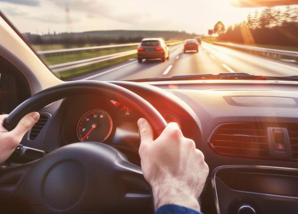 guvernul introduce masuri stricte pentru verificarea soferilor cu handicap grav