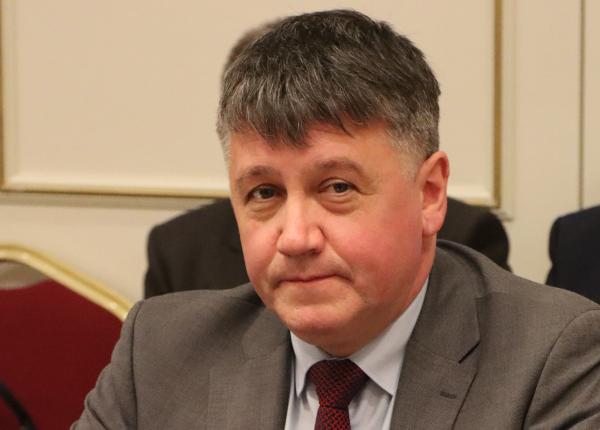 nu e doar treaba ministerului sanatatii dr levente vass daca nu incluzi medicul de familie se duce totul de rapa cineva trebuie sa prinda de mana pacientul nu e doar treaba ministerului sanatatii dr levente vass daca nu incluzi medicul de familie se duce totul de rapa cineva trebuie sa prinda de mana pacientul