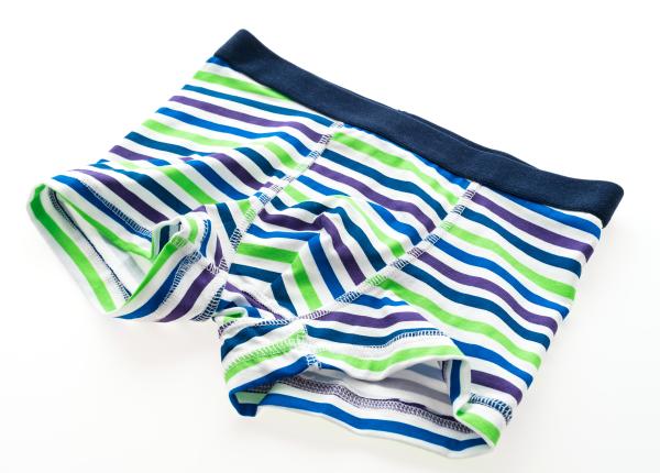 motivul pentru care boxerii barbatilor au o gaura in partea din fata