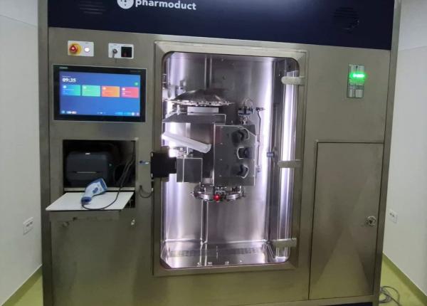 robot ultraperformant care prepara citostaticele la spitalul judetean galati e unic in tara