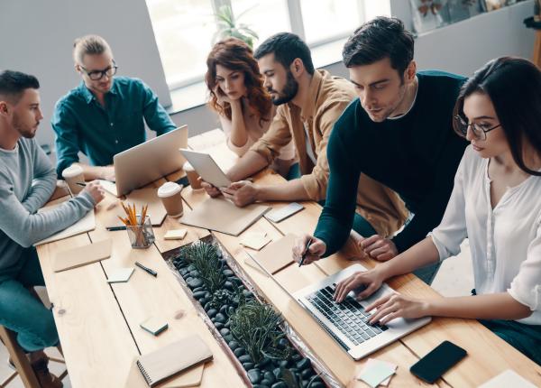 5 tipuri de angajati tu de care esti devianta la locul de munca ceva mai mult decat oaia neagra