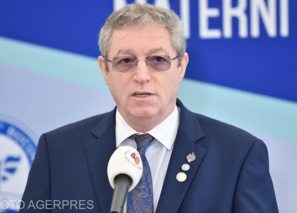 adrian streinu cercel in momentul de fata este o scurgere de personal dinspre sistemul de sanatate stat catre cel privat