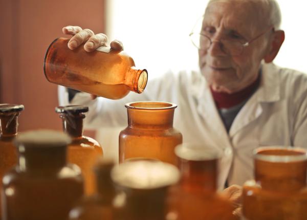 inovatia farma in comunism catalin radu bristol myers squibb nu se incuraja diferenta de opinii inovatia farma in comunism catalin radu bristol myers squibb nu se incuraja diferenta de opinii