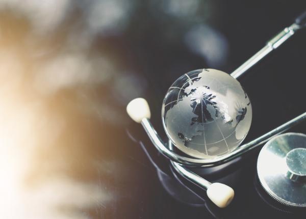 stirile zilei in sanatate si farma criza din sanatate ia amploare epidemii penurii medicale si masuri extreme tensiuni in politica sanitara americana