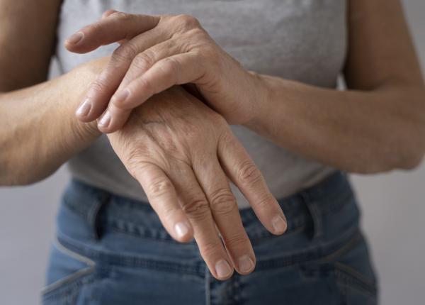 te dor articulatiile nu ignora acest semn care e diferenta dintre osteoartrita si artrita reumatoida te dor articulatiile nu ignora acest semn care e diferenta dintre osteoartrita si artrita reumatoida