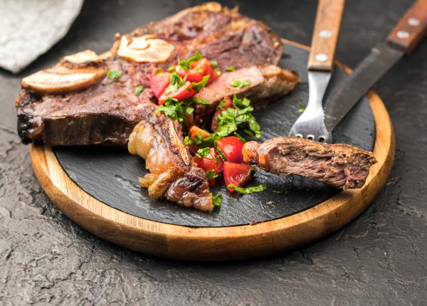 nu vei mai privi friptura la fel dupa ce citesti asta ce au in comun baconul si fecalele raspunsul te va surprinde