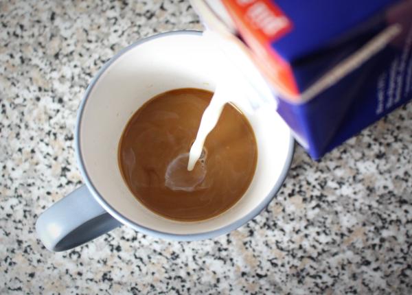 bei cafea cu lapte efectul minune pe care nu l stiai ce se intampla atunci cand o bei bei cafea cu lapte efectul minune pe care nu l stiai ce se intampla atunci cand o bei