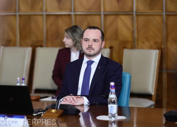 alexandru rogobete a preluat mandatul de ministru al sanatatii ce spune despre concediile medicale si reducerea numarului de paturi din spitale