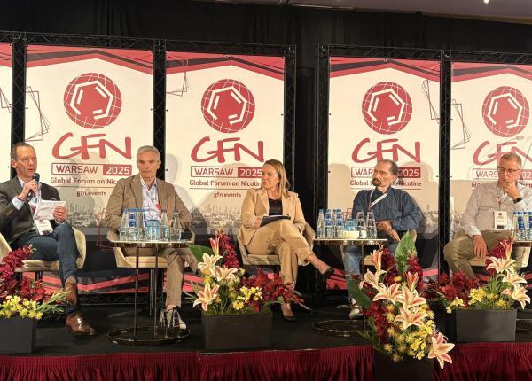 reducerea riscurilor asociate fumatului in plin plan la editia din acest an a forumului global al nicotinei