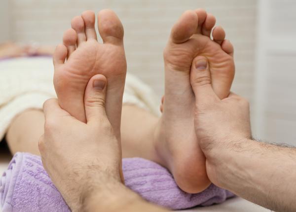 reflexoterapia cum poate masajul talpilor sa vindece organele interne
