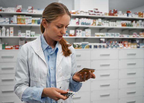 cnas cresterea contributiei pentru medicamente compensate ramane minima pacientii nu vor plati sute de lei in plus cnas cresterea contributiei pentru medicamente compensate ramane minima pacientii nu vor plati sute de lei in plus