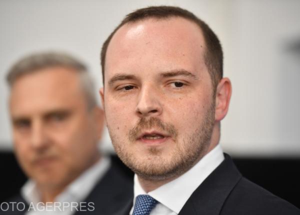 alexandru rogobete anunt extindem lista de medicamente compensate deschidem ambulatoriile pana seara intarim medicina de familie alexandru rogobete anunt extindem lista de medicamente compensate deschidem ambulatoriile pana seara intarim medicina de familie