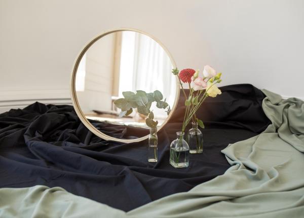 de ce nu este recomandat sa ai o oglinda rotunda in casa explicatii feng shui de ce nu este recomandat sa ai o oglinda rotunda in casa explicatii feng shui