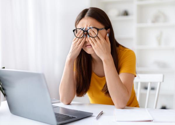 ochi obositi de la calculator simptome si 5 solutii rapide