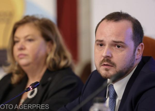 pacientii trimisi inutil la spitale mari alexandru rogobete de ce pentru ca platim la fel indiferent de cat se munceste pacientii trimisi inutil la spitale mari alexandru rogobete de ce pentru ca platim la fel indiferent de cat se munceste