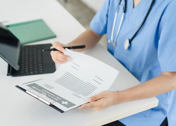 colegiul medicilor din romania a adoptat un nou cod de deontologie medicala lista noilor reguli