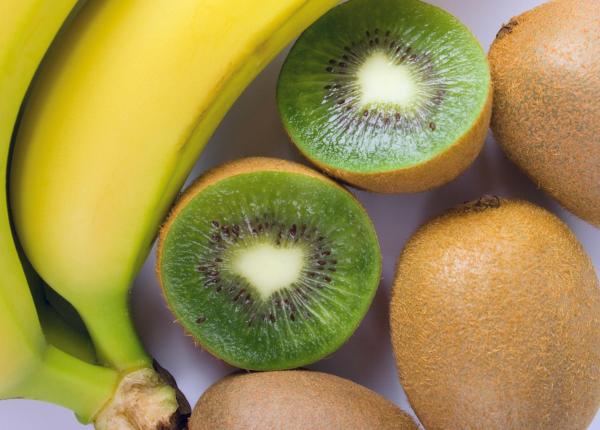 banane sau kiwi care are mai mult potasiu
