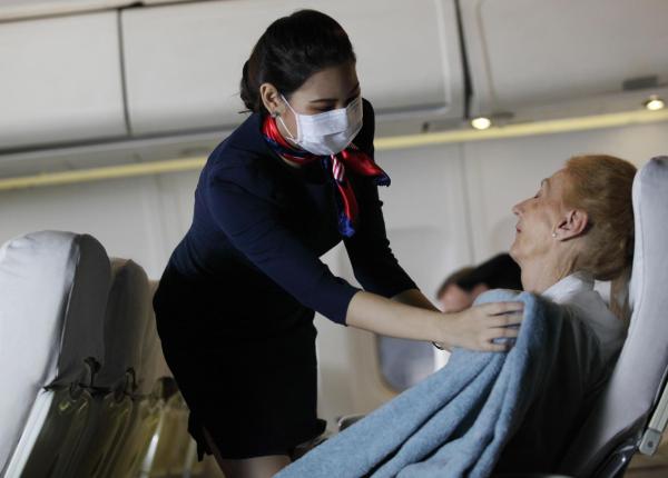 ce se intampla daca cineva moare in timpul unui zbor un insotitor de zbor dezvaluie procedura