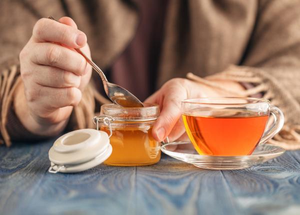 cele mai bune bauturi pentru tuse si gat iritat