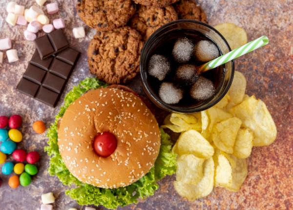 comisia europeana ia in considerare introducerea de taxe pentru alimentele procesate nesanatoase