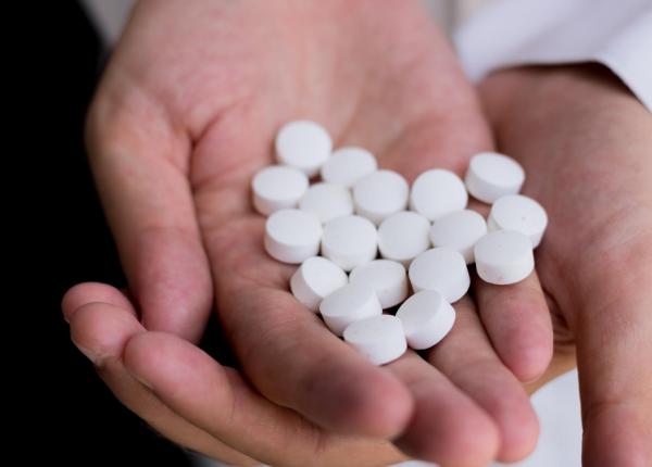 aspirina scade riscul de cancer de colon cu pana la 50