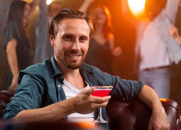 alcoolul dupa 40 50 de ani ce se schimba in organism si ce riscuri apar