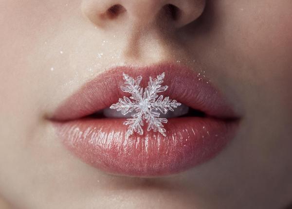 cum sa ai grija de buze pe timpul iernii trucuri simple care iti hidrateaza buzele