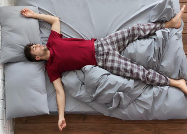 pozitiile de somn si efectele asupra sanatatii care sunt benefice si care pot provoca probleme serioase