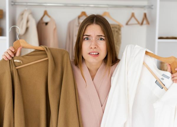 cum scapi de mirosul de umezeala din hainele groase