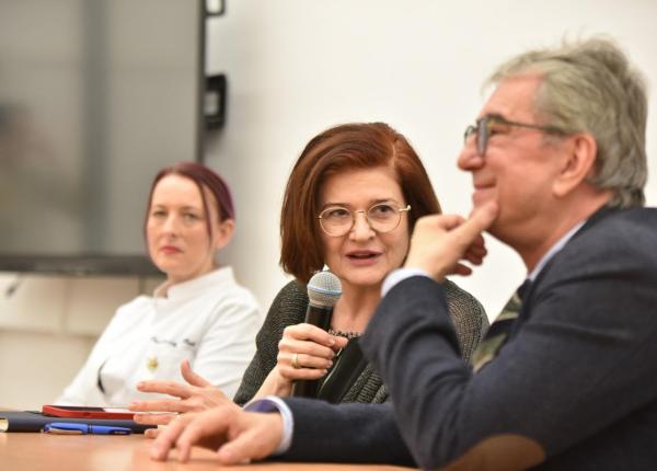 prof catalina poiana cmr garzi de 12 ore plata corecta a medicilor si legea profesiei medicale