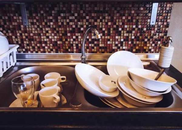 de ce sa nu lasi vasele nespalate in chiuveta