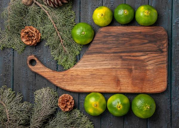 de ce trebuie sa arunci imediat tocatoarele de lemn crapate