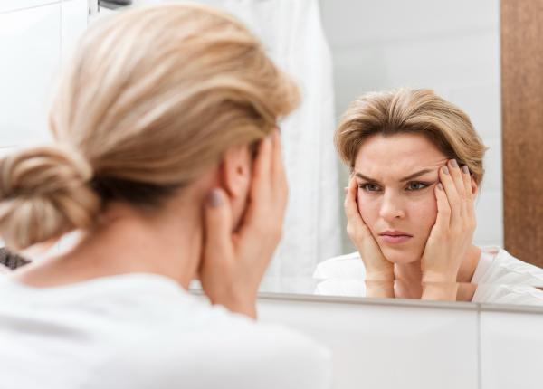 7 metode naturale pentru a reduce umflarea fetei