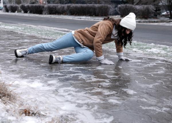 ce sa faci cand cazi pe gheata dr razvan dragomir sanador reflex natural