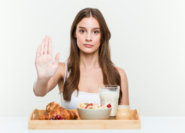 ce se intampla cand sari peste micul dejun