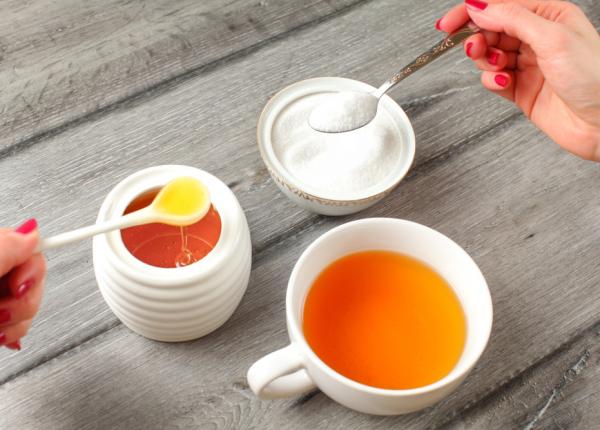 mierea de albine de ce este mai sanatoasa decat zaharul rafinat