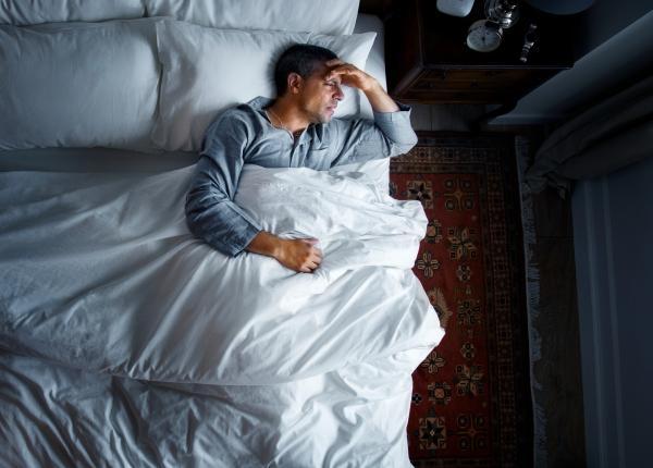 legatura dintre somn si boala inflamatorie intestinala doua nopti cu somn putin lovesc intestinul