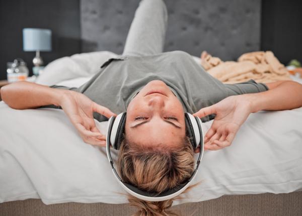 studiu cum afecteaza zgomotul roz calitatea somnului