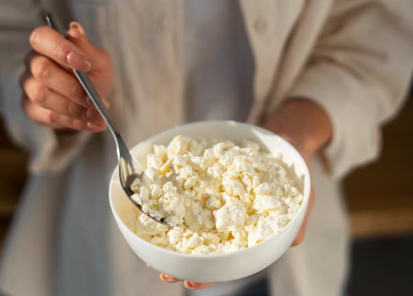 este sigur sa mananci branza cottage expirata uite cat timp rezista de fapt