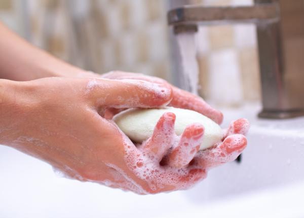 de ce trebuie sa uzi sapunul inainte de utilizare